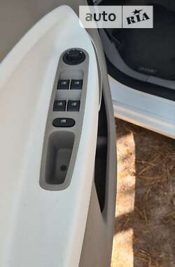 Хэтчбек Renault Zoe 2013 в 