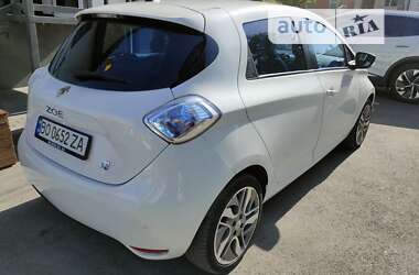 Хэтчбек Renault Zoe 2015 в 