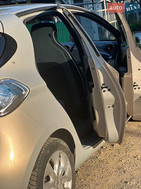 Хэтчбек Renault Zoe 2013 в Черновцах