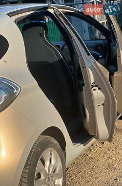 Хэтчбек Renault Zoe 2013 в Черновцах