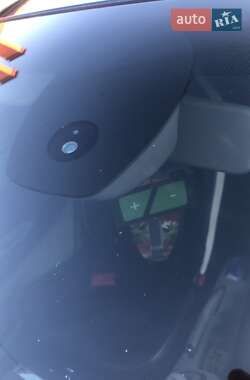 Хэтчбек Renault Zoe 2017 в 