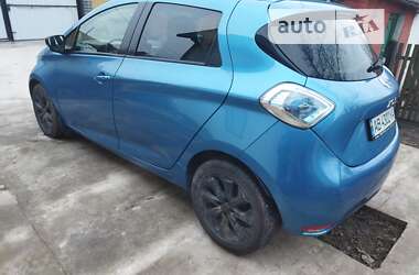 Хэтчбек Renault Zoe 2017 в 