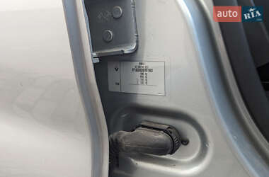 Хэтчбек Renault Zoe 2021 в 