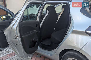 Хэтчбек Renault Zoe 2021 в 