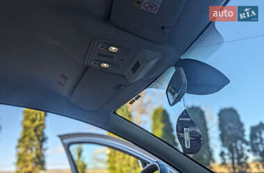 Хэтчбек Renault Zoe 2021 в 
