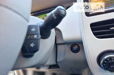 Хетчбек Renault Zoe 2014 в Чернівцях