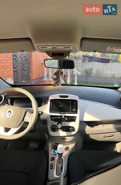 Хэтчбек Renault Zoe 2015 в 