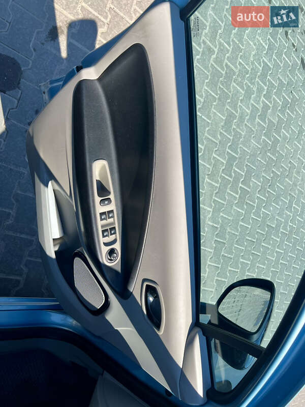 Хэтчбек Renault Zoe 2015 в Хмельницком