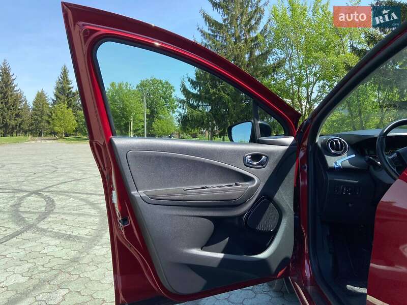 Хэтчбек Renault Zoe 2019 в Дубно