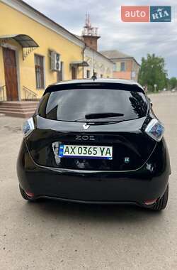 Хэтчбек Renault Zoe 2015 в 