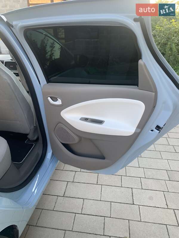 Хэтчбек Renault Zoe 2013 в Дубно