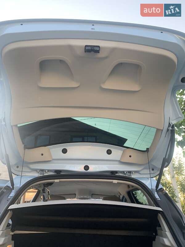 Хэтчбек Renault Zoe 2013 в Дубно