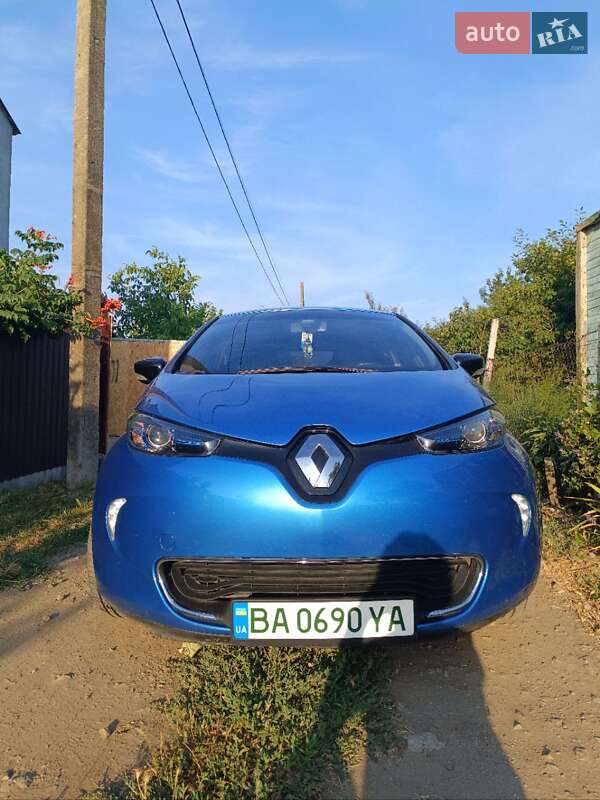 Хэтчбек Renault Zoe 2017 в 