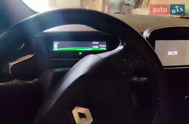 Хэтчбек Renault Zoe 2017 в 