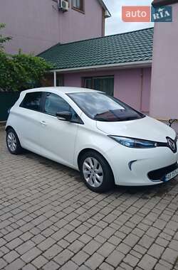 Хэтчбек Renault Zoe 2015 в 