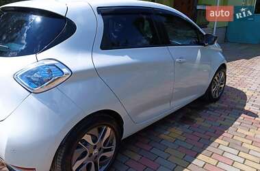 Хетчбек Renault Zoe 2015 в 