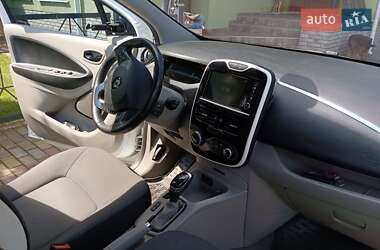 Хетчбек Renault Zoe 2015 в 