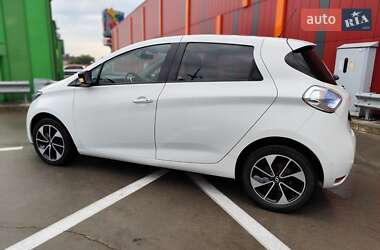 Хэтчбек Renault Zoe 2017 в 
