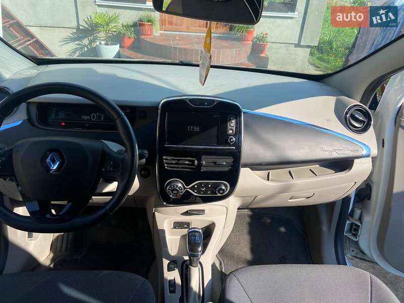 Хэтчбек Renault Zoe 2014 в Дубно
