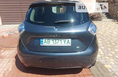 Хэтчбек Renault Zoe 2017 в 