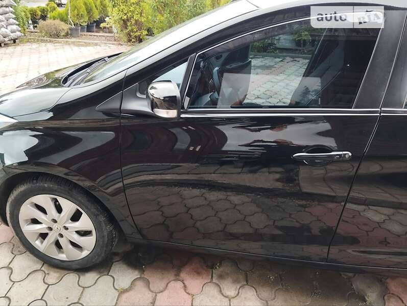 Хэтчбек Renault Zoe 2013 в Черновцах
