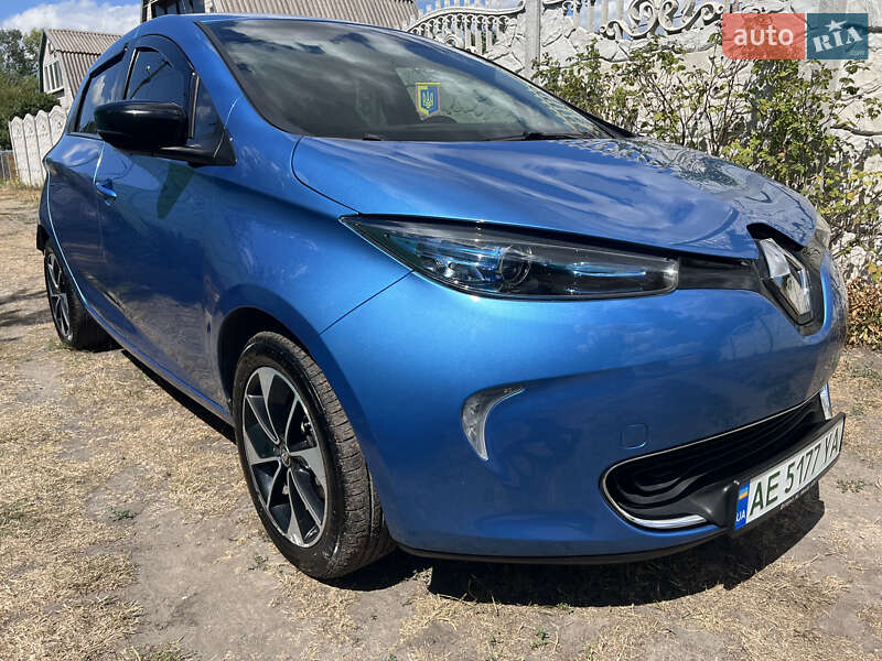 Хэтчбек Renault Zoe 2017 в 