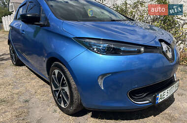 Хэтчбек Renault Zoe 2017 в 