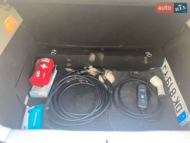 Хэтчбек Renault Zoe 2014 в Ивано-Франковске