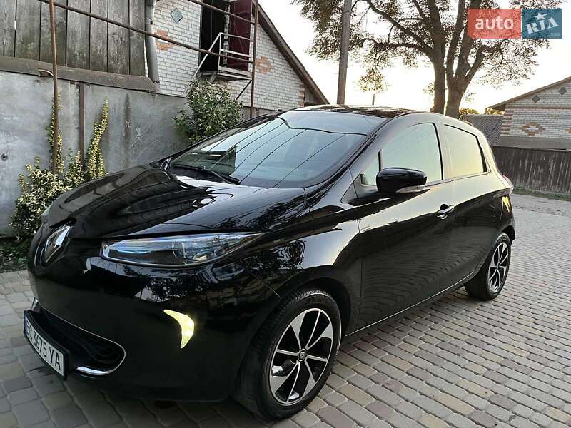 Хэтчбек Renault Zoe 2018 в 