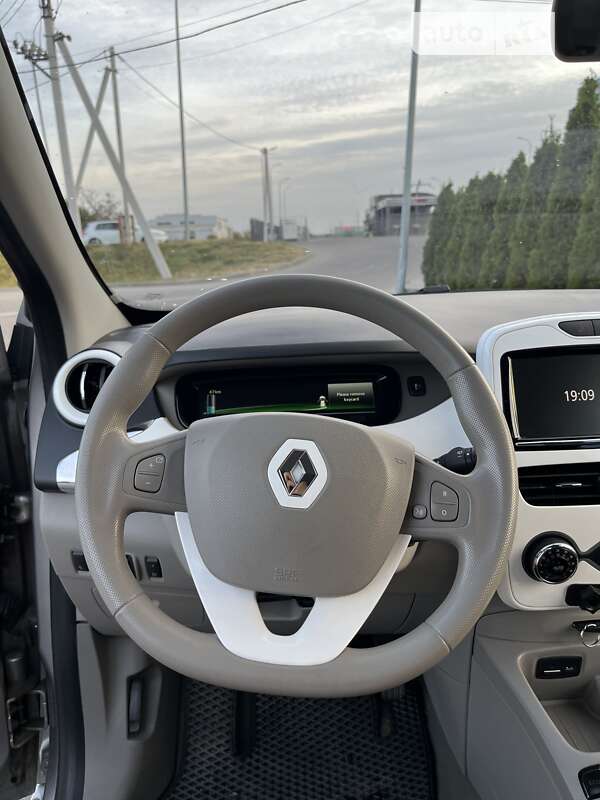 Хэтчбек Renault Zoe 2015 в Львове