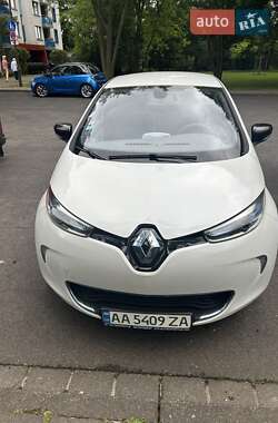 Хетчбек Renault Zoe 2013 в 