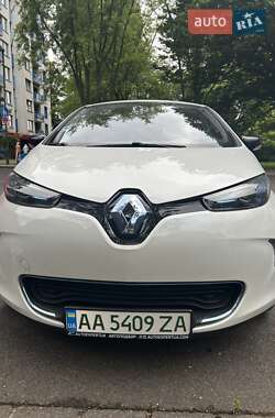 Хетчбек Renault Zoe 2013 в 
