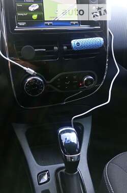 Хэтчбек Renault Zoe 2017 в 