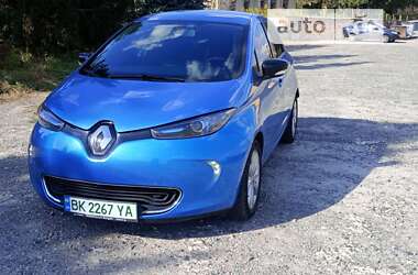 Хэтчбек Renault Zoe 2017 в 