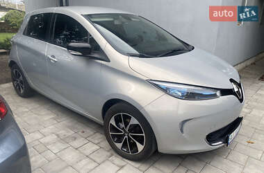 Хэтчбек Renault Zoe 2016 в 