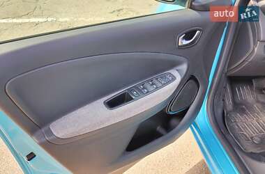 Хэтчбек Renault Zoe 2019 в 