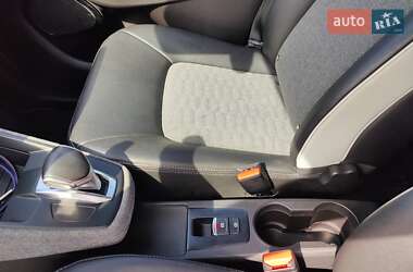 Хэтчбек Renault Zoe 2019 в 