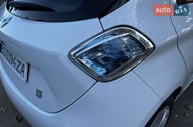Хэтчбек Renault Zoe 2014 в 