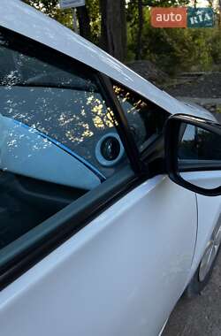 Хэтчбек Renault Zoe 2014 в 