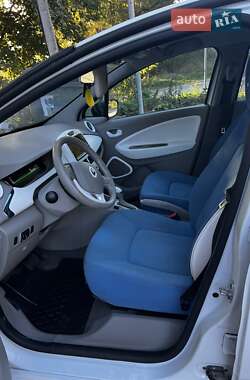 Хэтчбек Renault Zoe 2014 в 