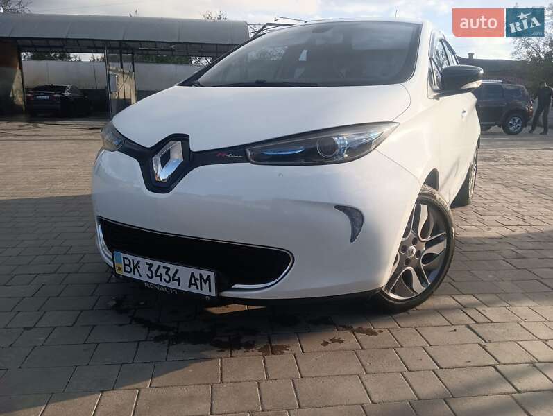 Хетчбек Renault Zoe 2015 в Острозі