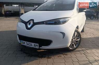 Хетчбек Renault Zoe 2015 в 