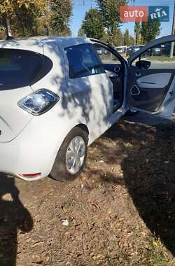 Хэтчбек Renault Zoe 2014 в 