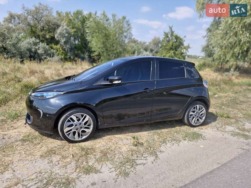 Хэтчбек Renault Zoe 2014 в 