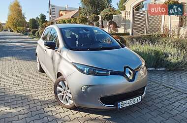Хэтчбек Renault Zoe 2015 в 