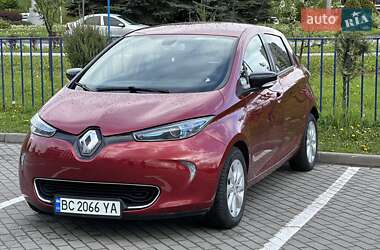 Хэтчбек Renault Zoe 2019 в 