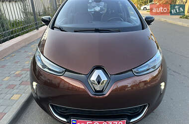 Хэтчбек Renault Zoe 2015 в 