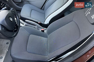 Хэтчбек Renault Zoe 2015 в 