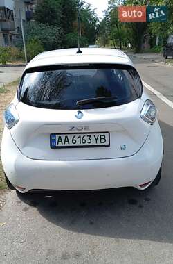Хетчбек Renault Zoe 2015 в 