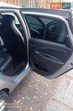 Хэтчбек Renault Zoe 2019 в 